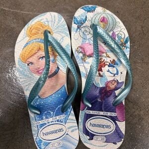 Havaianas Kids' Teal Disney’s Cinderella Flip Flops